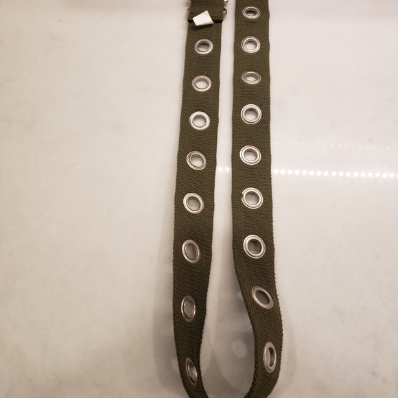 Women's Garage Size Medium Belt - Picture 3 of 4